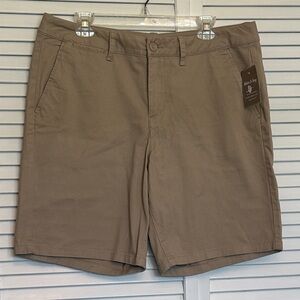 White Stag Ladies Khaki Bermuda Flat-Front Shorts  Size 14. NWT